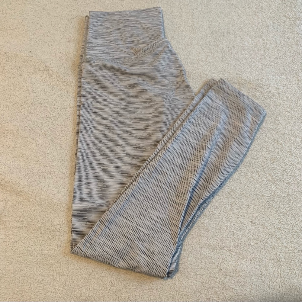 Lululemon Wunder Under Size 6